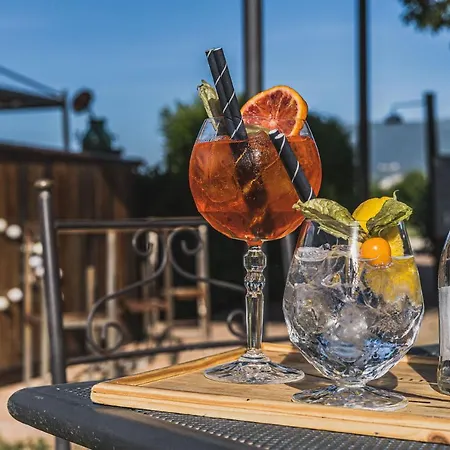 Landsted Favorita Food&wine *