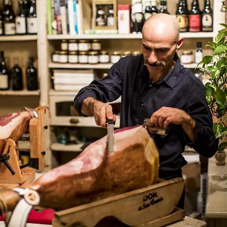 Landsted Favorita Food&wine *